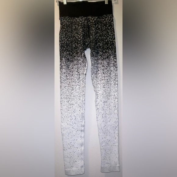 Athleta Flurry Ombré Tights Leggings Ribbed in Black White XS - Picture 2 of 4